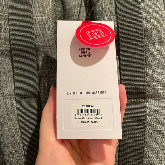 Herschel Retreat 19.5 L Backpack with 15” Laptop Compartment NWTs Grey - Picture 4 of 8